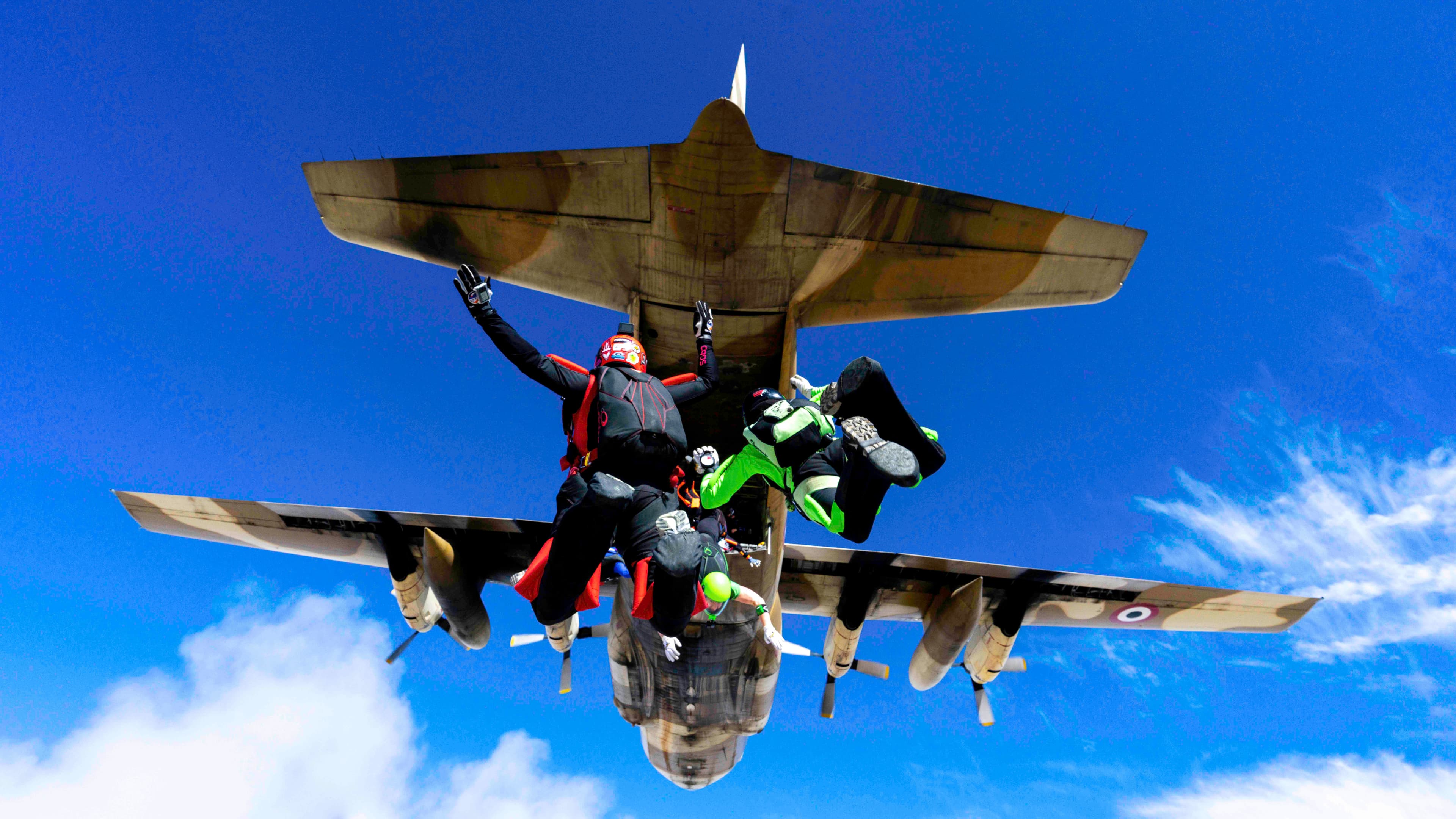 Skydiving photo