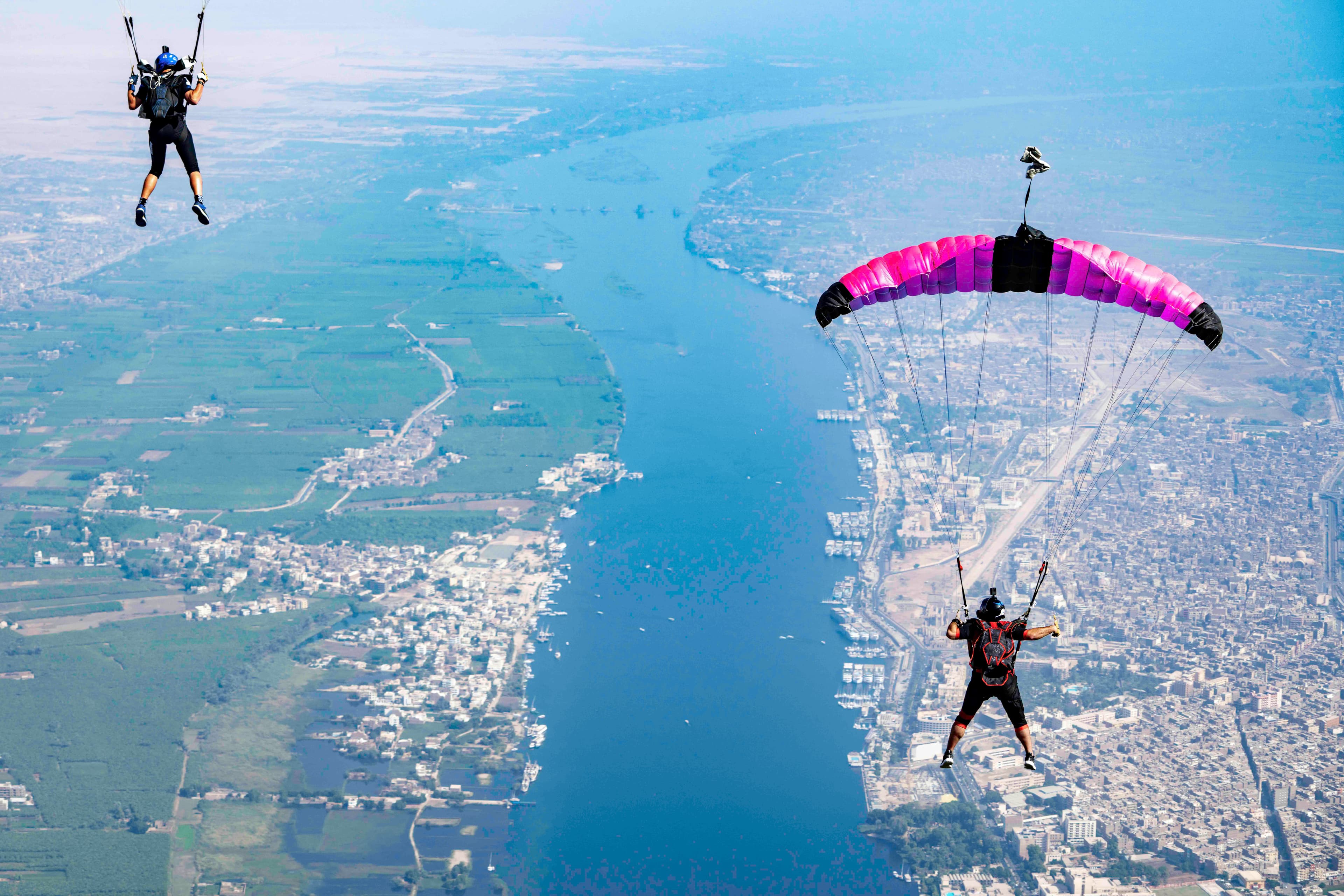 Skydiving photo